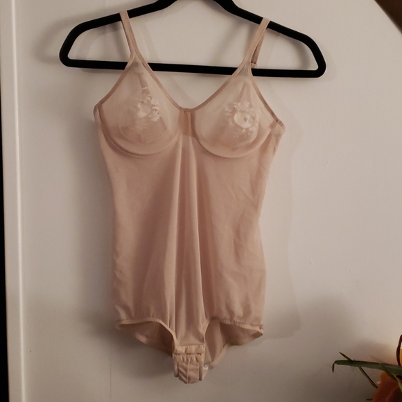 Titcha Lingerie Size 38B - Picture 1 of 5